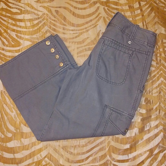 🌺Military Inspired Cargo Capris🌺 - Picture 2 of 3